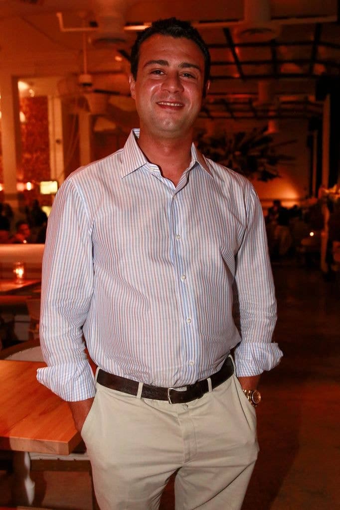 Raphael de Niro posing in a shirt