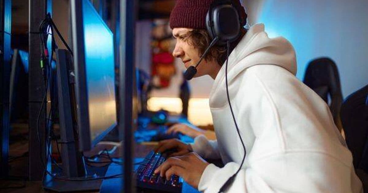 Why Young People Are Ditching Traditional Jobs for Gaming and Social Media Careers